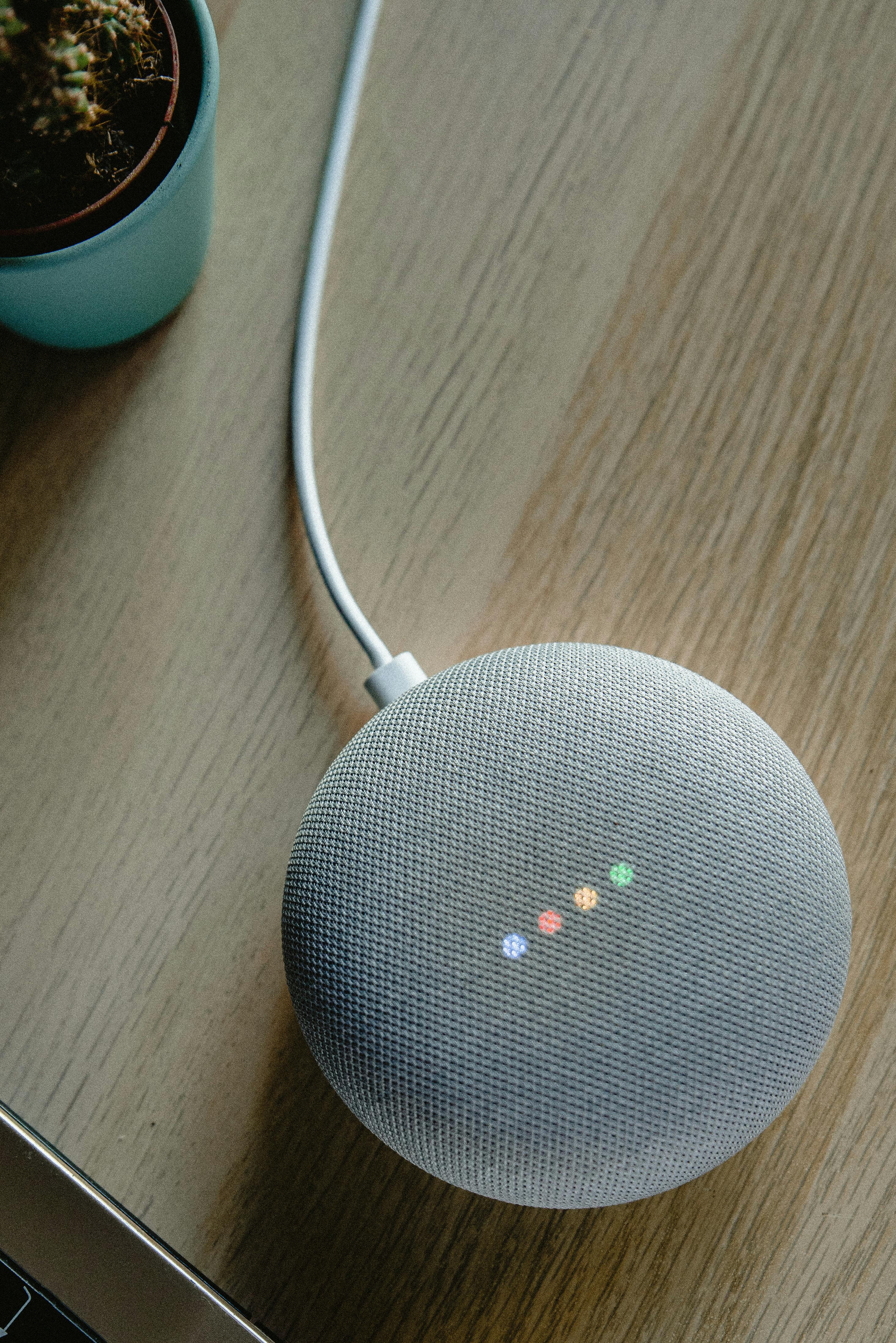 Google Nest Mini 2nd Generation Smart Speaker with Google Assistant, photograph 2